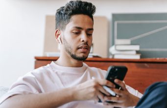 Dijital Müzik Platformlarında Müzik Dinlemenin Avantajları ve Dezavantajları dijital muzik platformlarinda muzik dinlemenin avantajlari ve dezavant