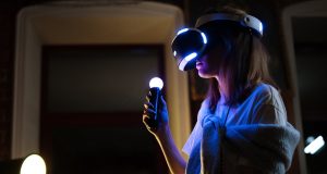 Yeni Nesil Oyun Konsollarında Sanal Gerçeklik Deneyimi yeni nesil oyun konsollarinda sanal gerceklik deneyimi