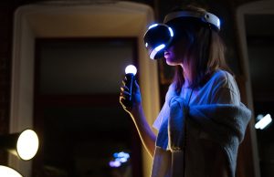 Yeni Nesil Oyun Konsollarında Sanal Gerçeklik Deneyimi yeni nesil oyun konsollarinda sanal gerceklik deneyimi