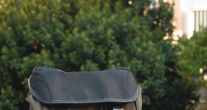 Siyah Kargo Poşetleri ve Fatura Cebi: Kargo Gönderilerinizi Şık ve Pratik Bir Şekilde Hazırlayın ysambalaj.com2