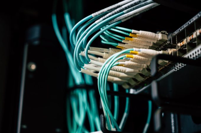 Dehost ve VPS Kiralama: Web Barındırma Çözümlerinde Farklar ve Seçenekler dehost1