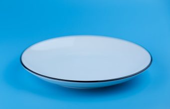 Polikarbon Tabağın Pratikliği: 5 Gözlü Bölmeli ve İskender Tabağı ile Sofralar Daha Düzenli prismatr6